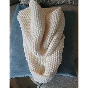 Old Navy Women's Thick Knit Infinity Scarf Cream Ivory White Soft Cozy Hood Warm